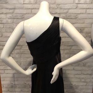Laundry by Shelli Segal black silk cocktail dress 100% silk one shoulder style